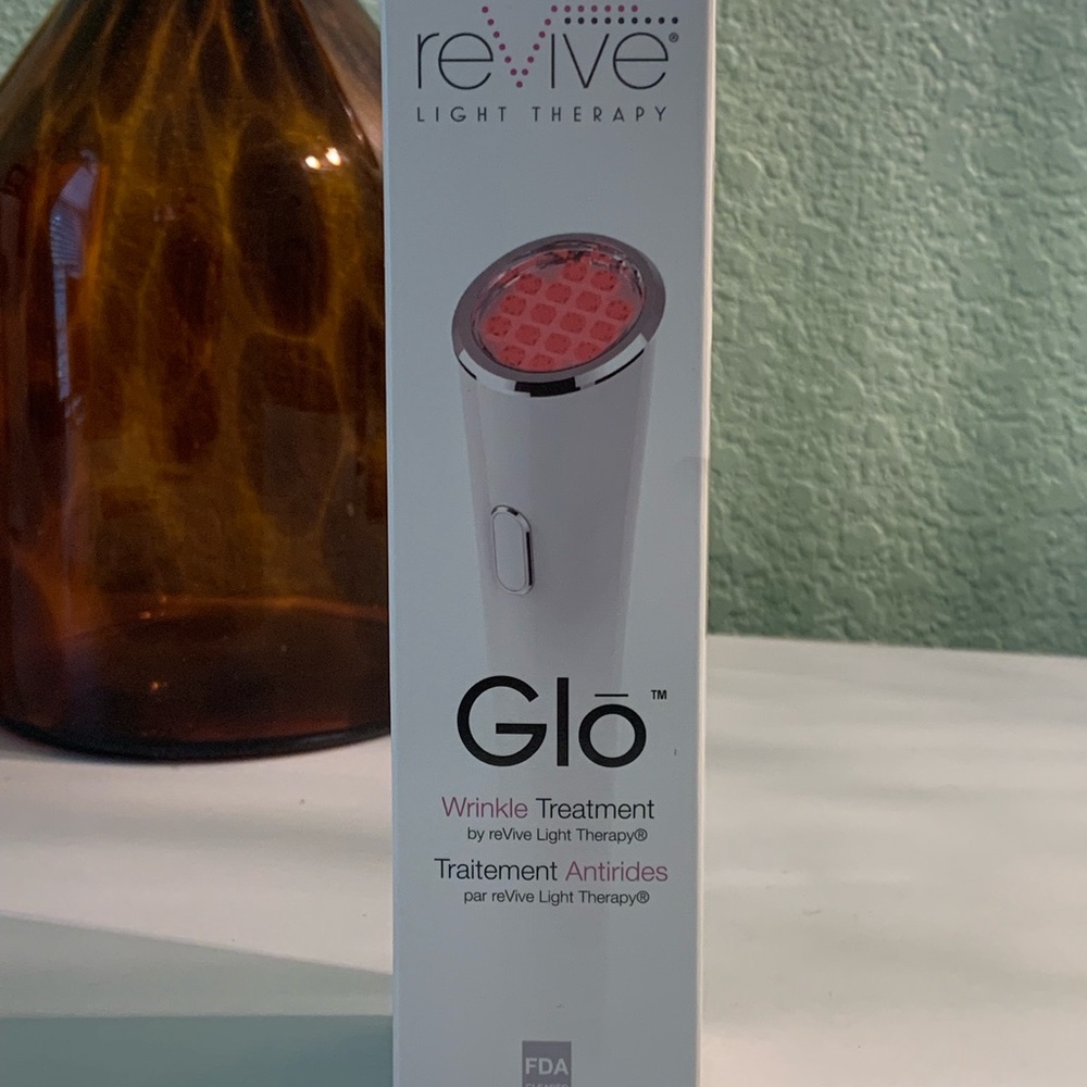 Revive Glo Wrinkle Treatment Light Therapy Skincare Tool